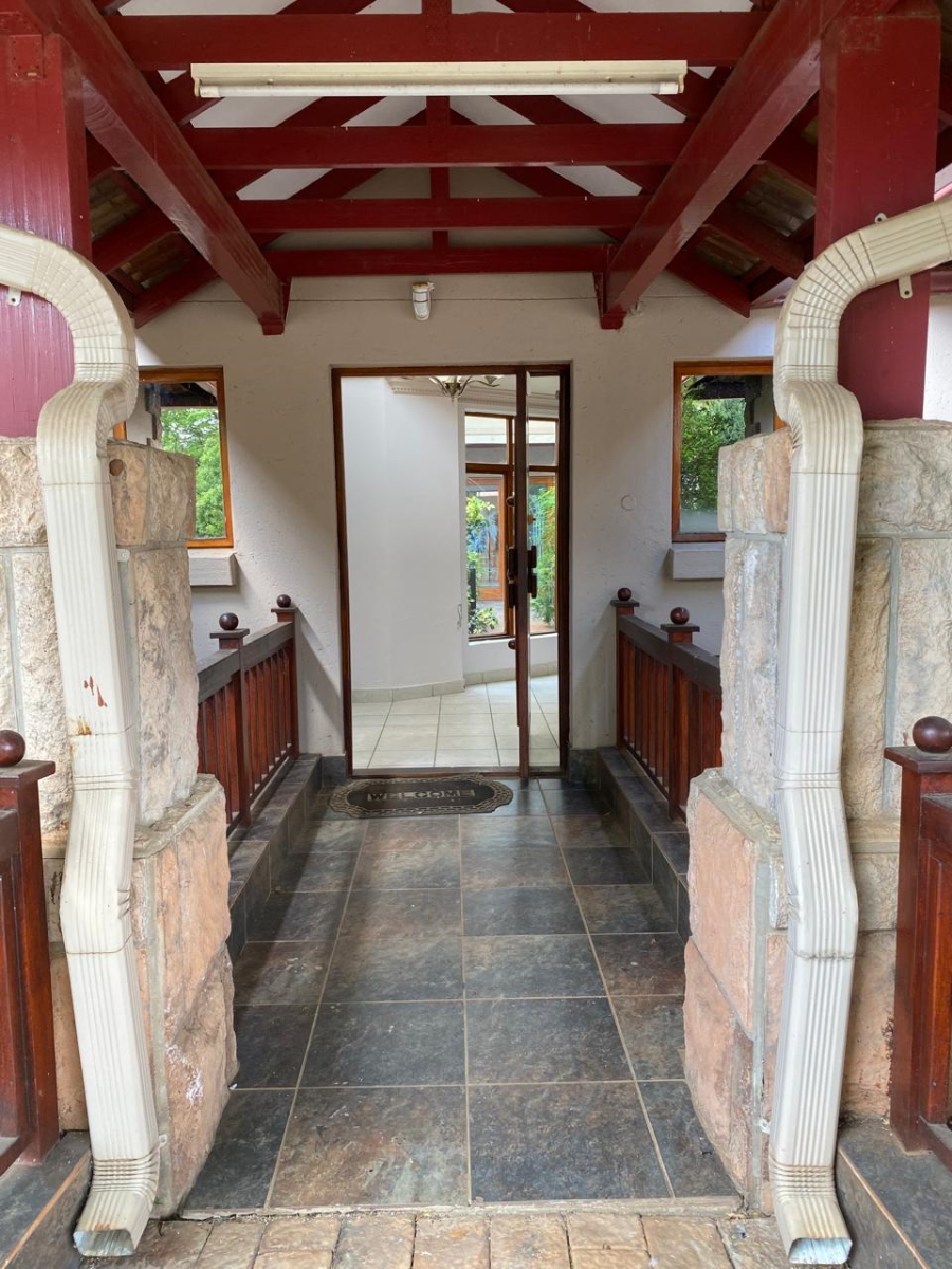 5 Bedroom Property for Sale in Birdwood Estate North West